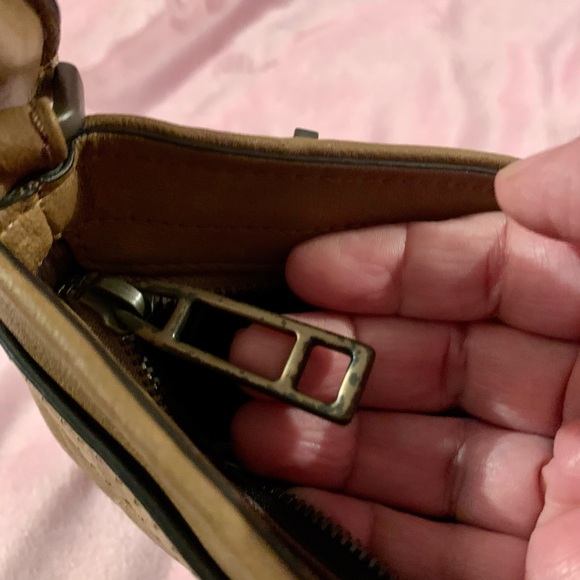 Burberry small sling bag - Picture 5 of 12